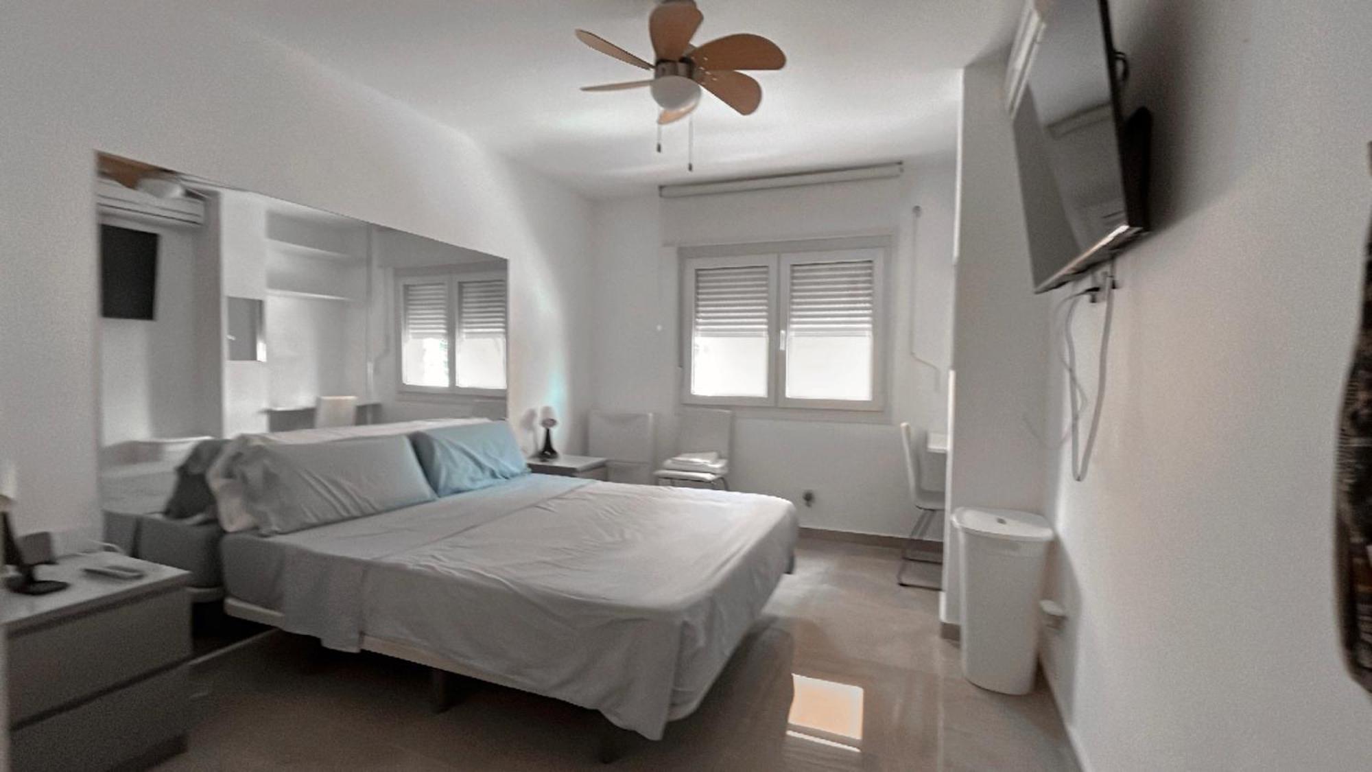Precioso Dormitorio En El Centro De Torremolinos Exterior photo
